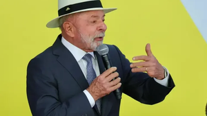 Lula manda recado para André Mendonça